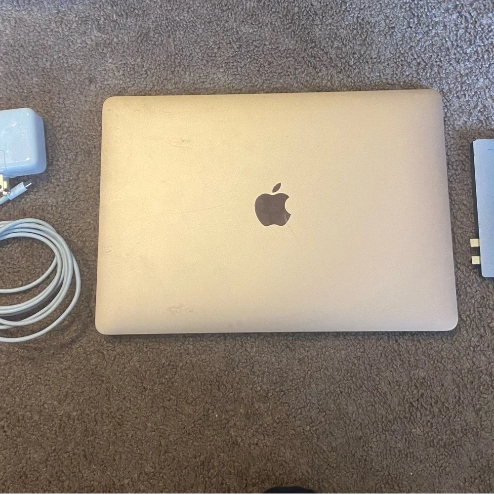 Apple sleek macbook